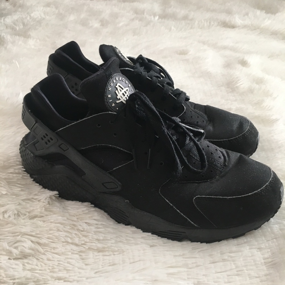 Black Huaraches